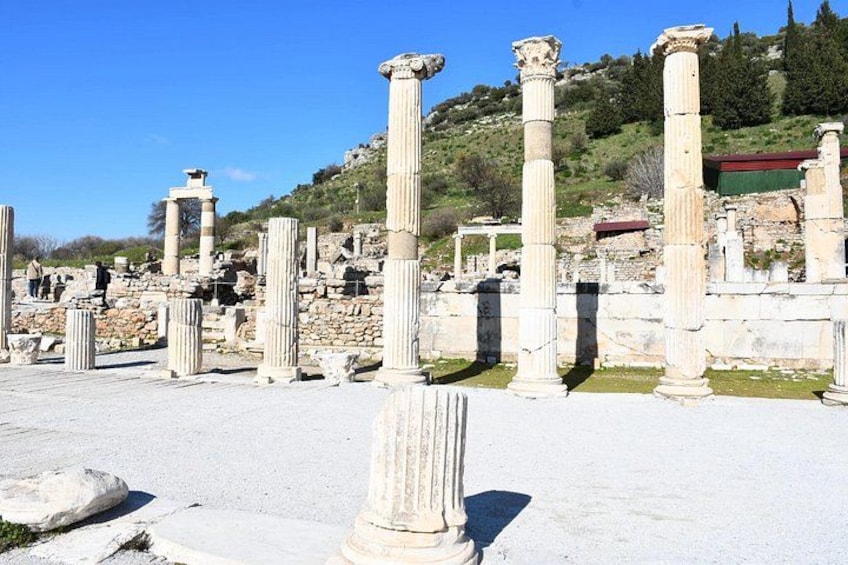 From Kusadasi Port: Easy Ephesus & Terrace House with Lunch 5