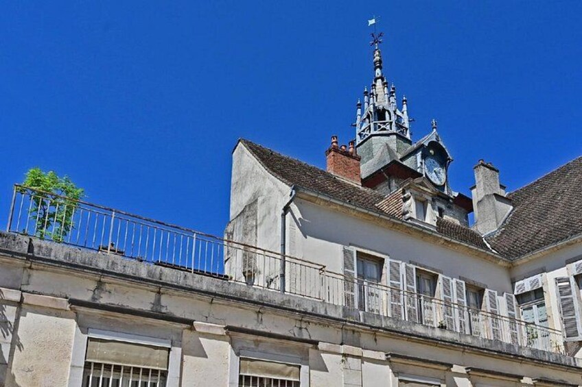 Historic Centre: The charm of the slate roofs and the Belfry (Clock Tower) overlooking the old town. 3