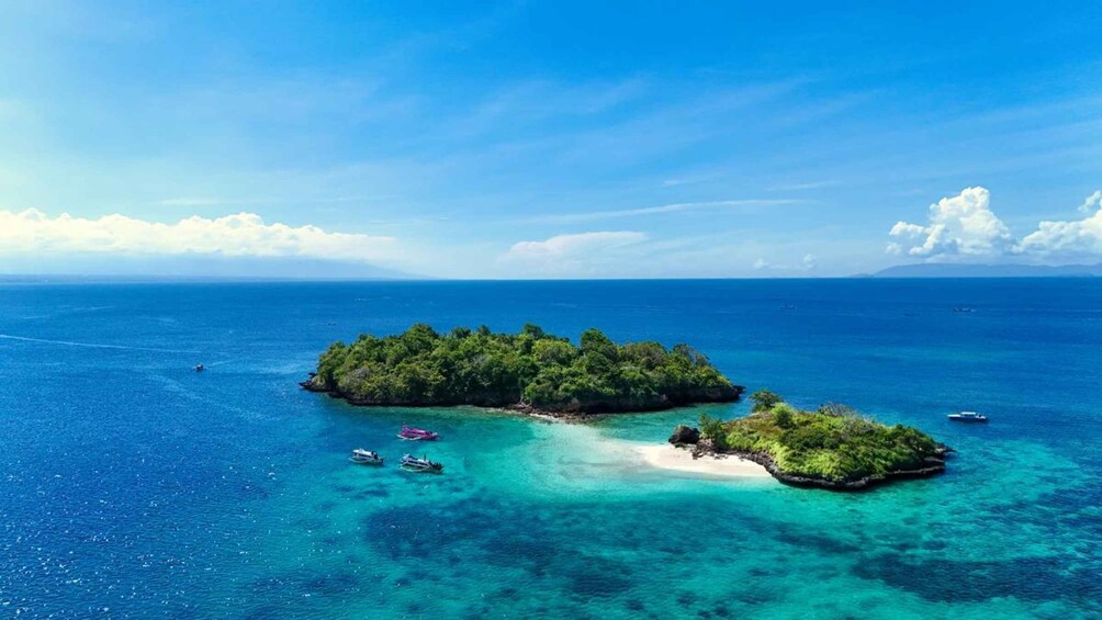 Picture 3 for Activity Lombok : Private Trip Pink Beach & Snorkeling With Boat 2