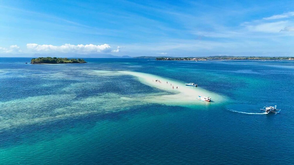 Picture 6 for Activity Lombok : Private Trip Pink Beach & Snorkeling With Boat 4