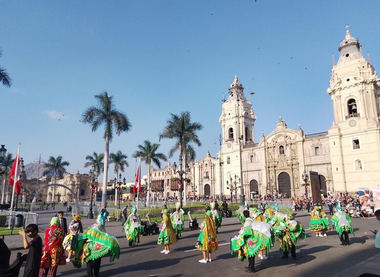 Picture 7 for Activity Santo Domingo Tower and City Center Walking Tour 2
