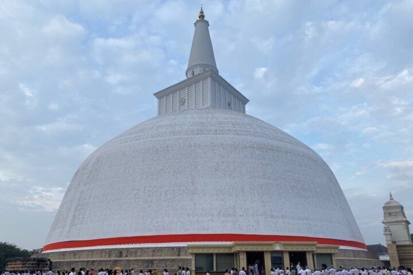 Private Guided TukTuk Tour to Anuradhapura Ancient City  3