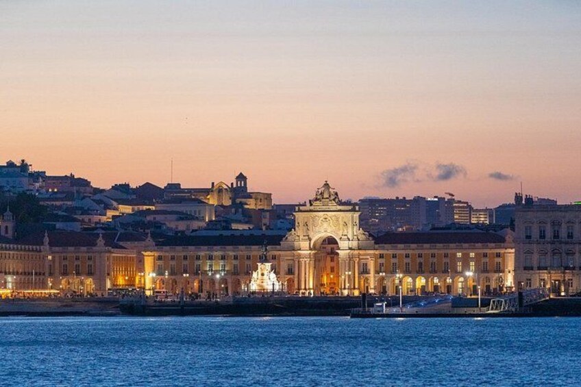 Lisbon Sunset Cruise with Wine and Snacks 3