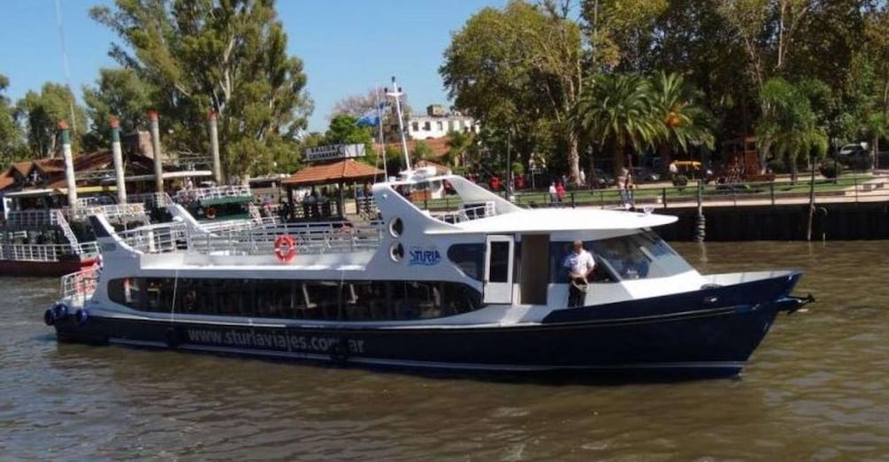 Picture 3 for Activity Buenos Aires: Premium Delta Navigation round trip 4