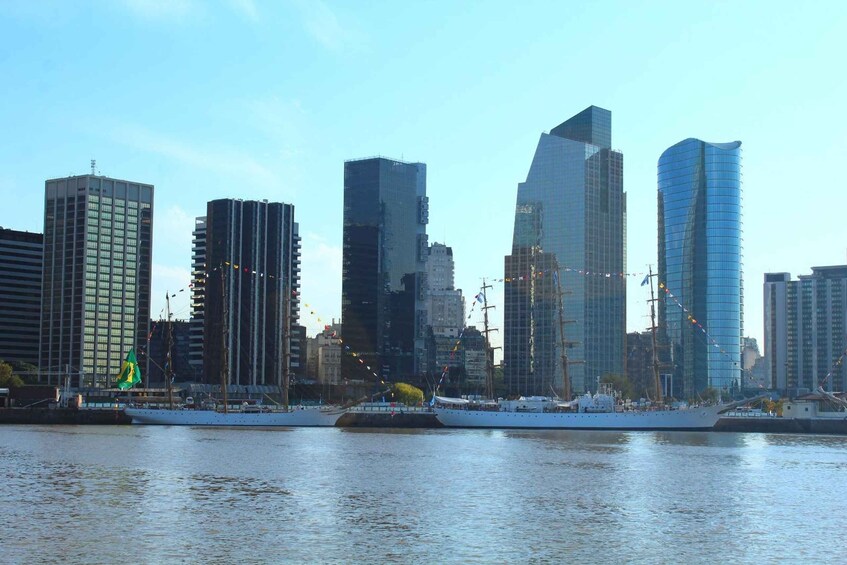 Picture 6 for Activity Buenos Aires: Premium Delta Navigation round trip 3