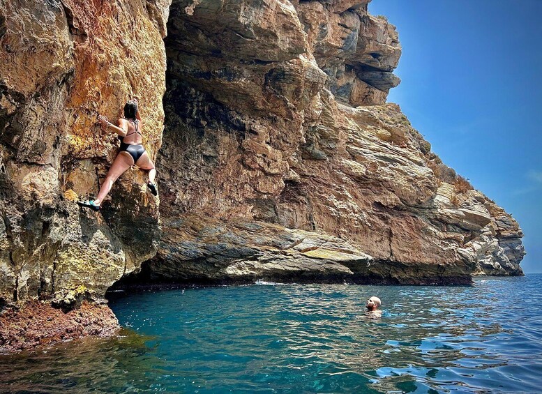 Picture 4 for Activity Deep Water Soloing Tropical Coast of Granada Psicobloc 3