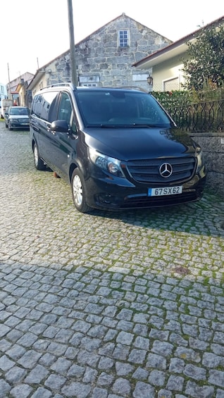 Picture 4 for Activity Porto: Private Transfer from Oporto Airport to Guimarães 4