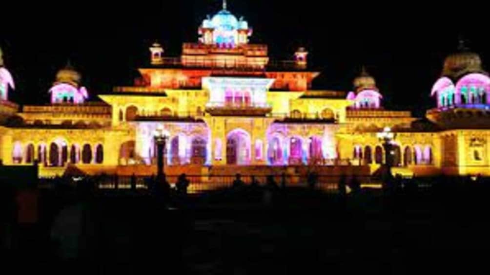 Picture 4 for Activity New Delhi: Akshardham Exhibition, Light and Water Show Tour 3