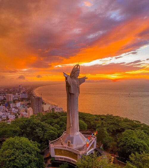 Ho Chi Minh City: Vung Tau Beach, Jesus Statue & Lunch Tour 1