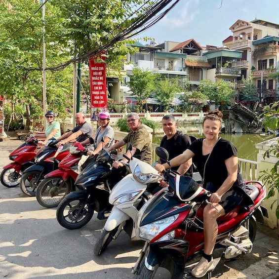 Picture 12 for Activity Da Nang: Sightseeing & Food Scooter Tour with 12+ Tastings 2