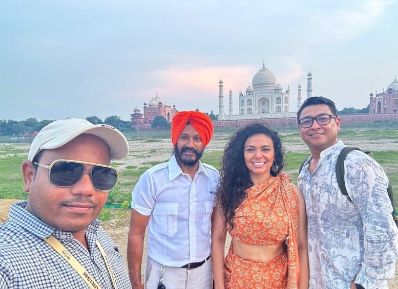 From Delhi: Delhi Agra Same-Day Tour Car Taxi And Guide 1