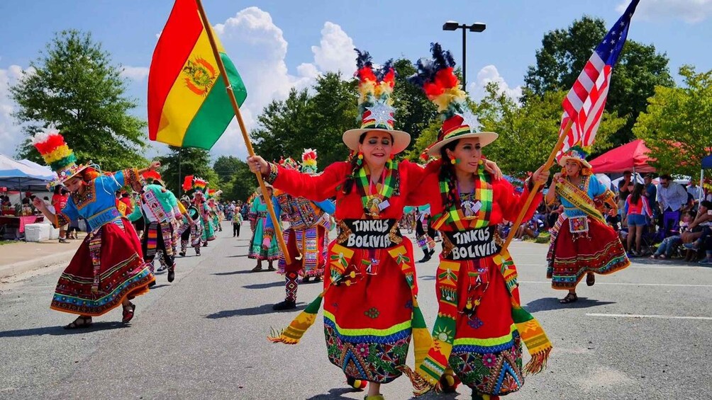 Cochabamba: folk dance class + traditional clothing market visit 1