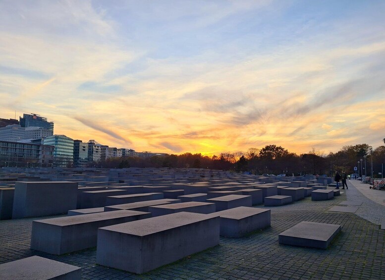 Picture 3 for Activity Berlin: Express History Walking Tour 2