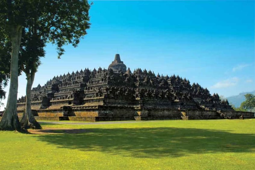 Picture 8 for Activity Yogyakarta: Borobudur Temple Climb Up And Prambanan Temple. 5