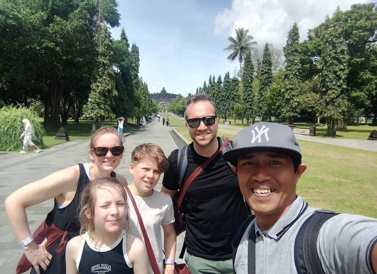 Picture 13 for Activity Yogyakarta: Borobudur Temple Climb Up And Prambanan Temple. 3