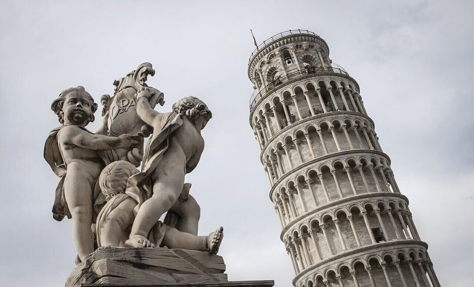 Pisa: Walking Tour with Multilingual Audio Guide and Tour Leader 1