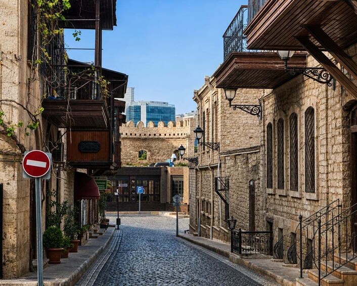 Picture 4 for Activity Baku: Old City & Icherisheher Guided Walking Tour 4