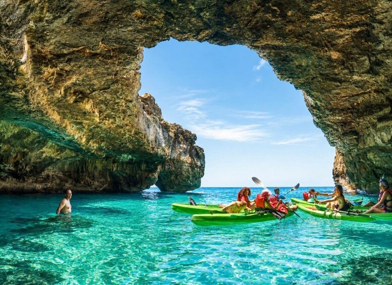 Santa Maria di Leuca: Kayak and Canoe Tour in the caves 1
