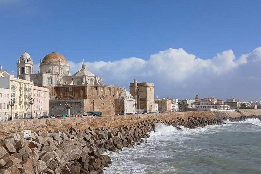 Tour of Cadiz : Journey to the Past through Historical Images 3