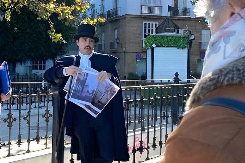 Tour of Cadiz : Journey to the Past through Historical Images 2