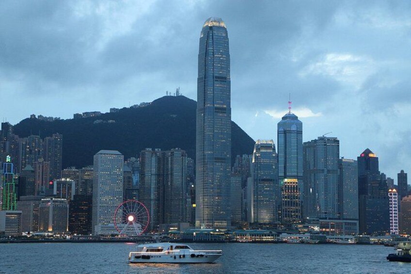 Hong Kong Private Tour with a Driver 3