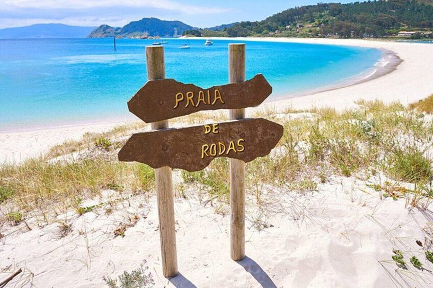 Cíes Islands Day Trip from Santiago with Ferry and Transport 3