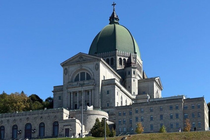 Montreal Private City Tour by Luxury Sedan MAX 3 2