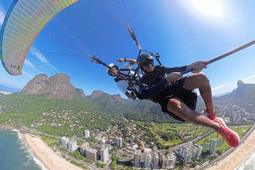 Parachute flight in Niterói with GoPro video included 3
