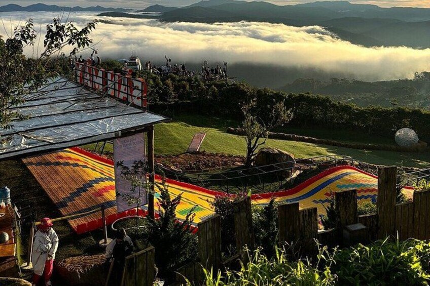 Da Lat Early Morning Cloud Hunting and Sunrise Tour 5