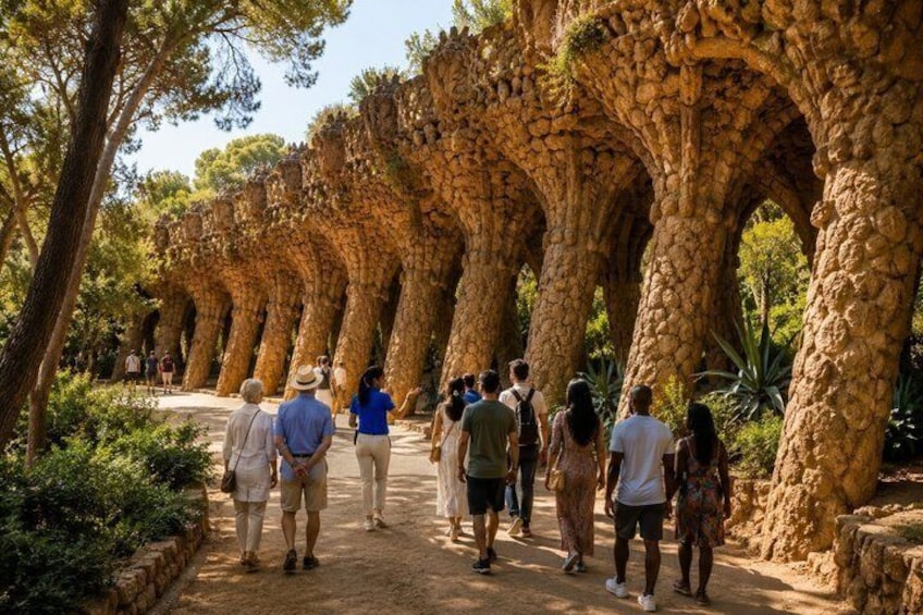 Park Guell Skip-the-Line Guided Tour in Barcelona 5