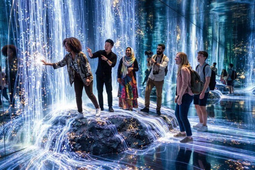Een groep mensen staat op een reflecterend oppervlak, omgeven door lichtsporen en een futuristisch decor. 4