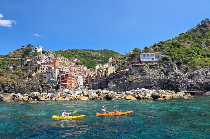 Monterosso: Exclusive Boat Tour in Cinque terre (mini cruise) 4