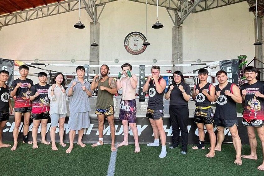 Muay Thai Beginner Class in Chiang Mai with Expert 2