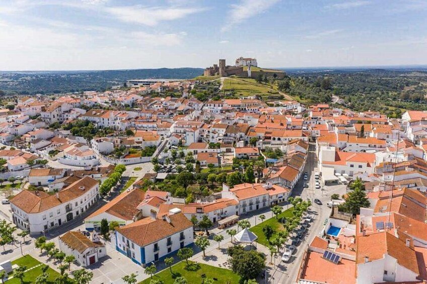 Évora : Private Walking Tour to Arraiolos with driver and guide 2