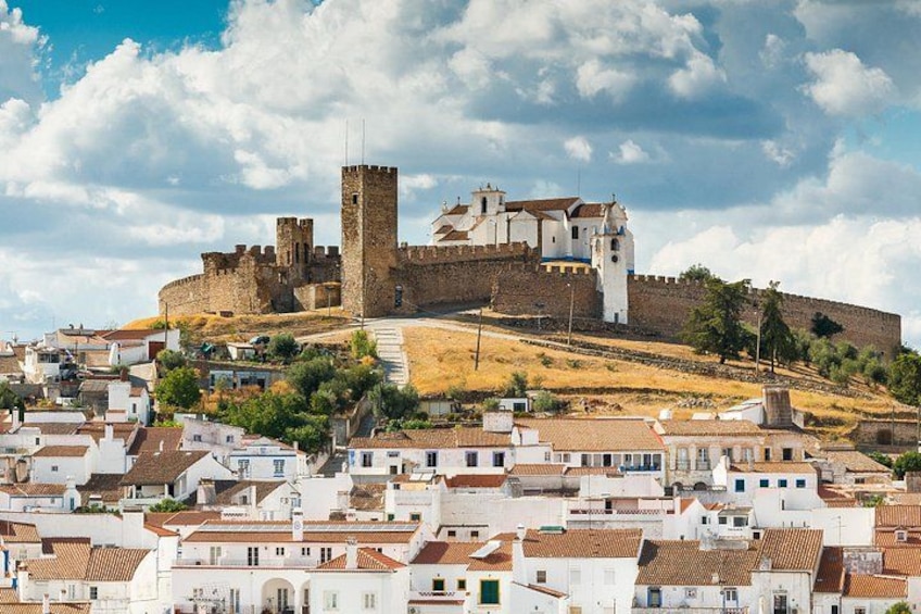 Évora : Private Walking Tour to Arraiolos with driver and guide 3