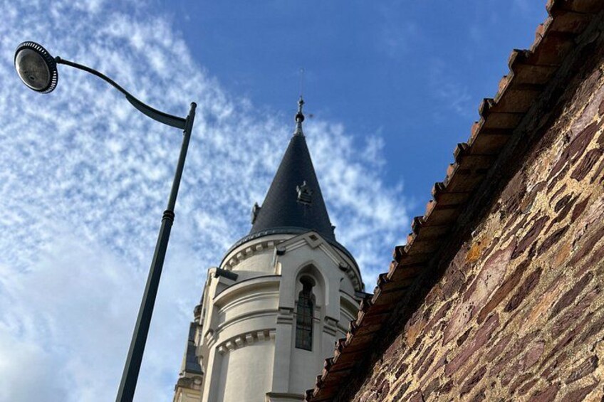 From Medieval Gates to Art Deco Waves: Audio Tour of Rennes 3
