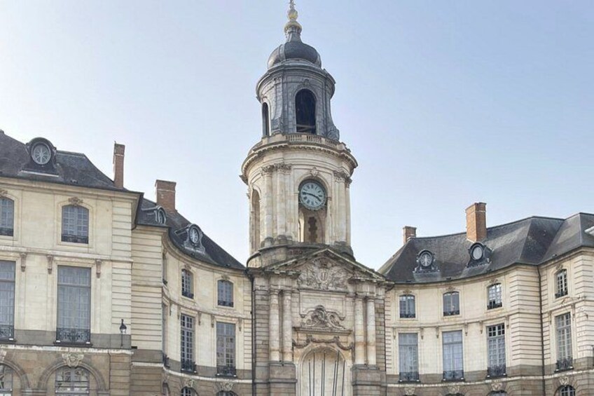 From Medieval Gates to Art Deco Waves: Audio Tour of Rennes 4