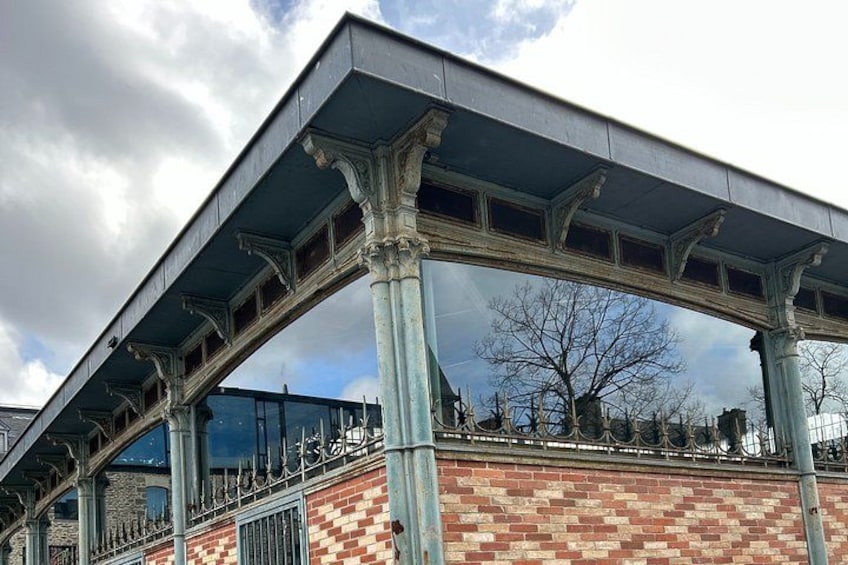 From Medieval Gates to Art Deco Waves: Audio Tour of Rennes 2