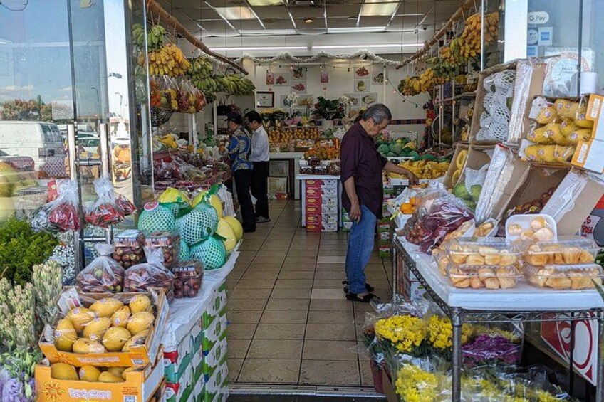 Walking Food Tour of Little Saigon 4