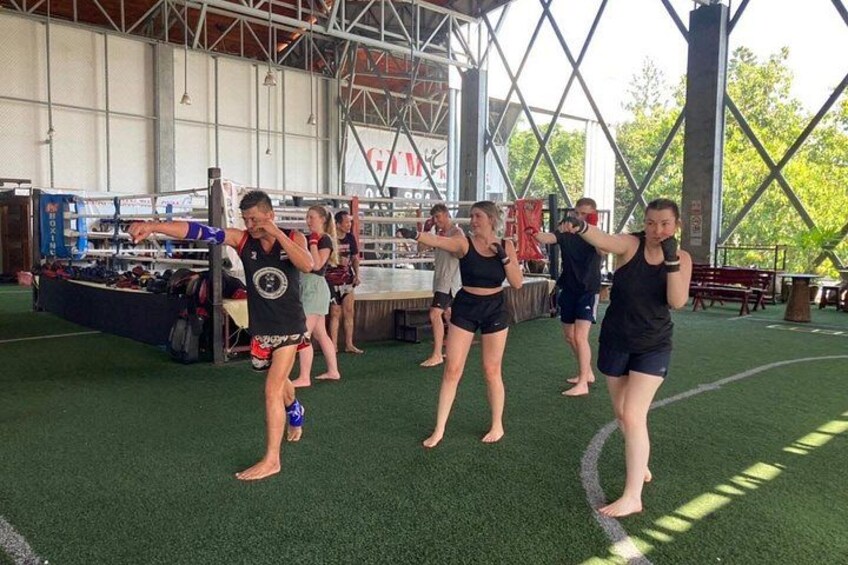 Chiang Mai Muay Thai Beginner and Fitness Training Class 2