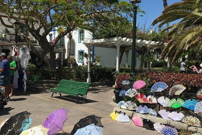 Half Day Puerto de Mogán Friday Market and Shopping Experience 3
