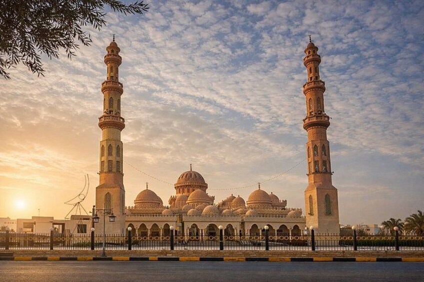 Authentic Hurghada Experience with Private Guide & Local Transfer 1