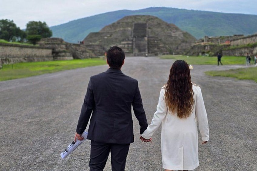Private experience in Teotihuacan and astronomical cave 1