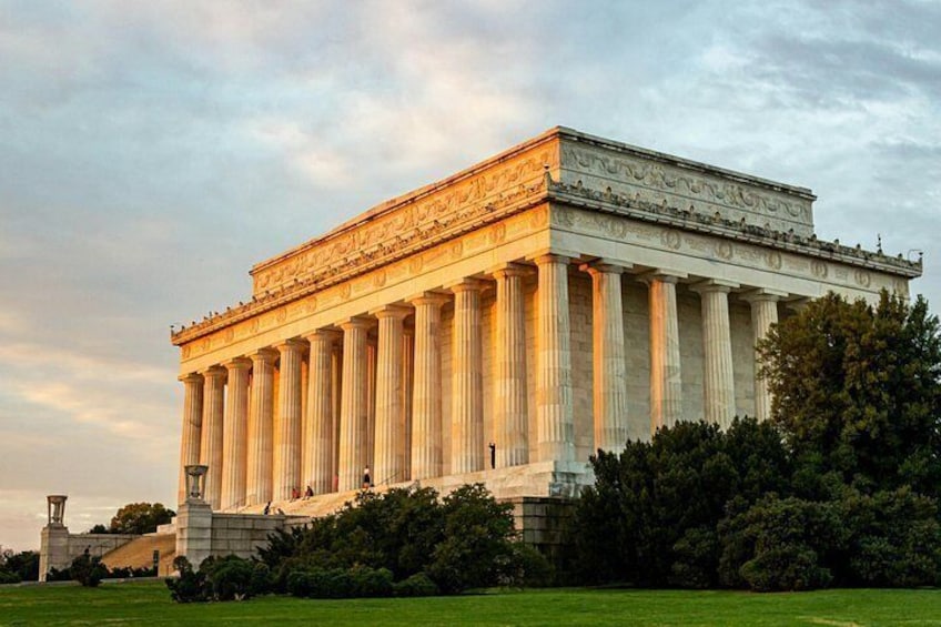 Washington DC Monuments Extended Guided Open-Air Cruiser Tour 5