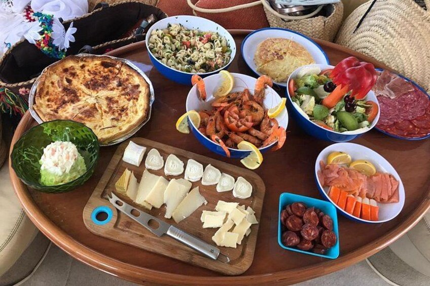 Great lunch/dinner spread of food, something for everybody 2