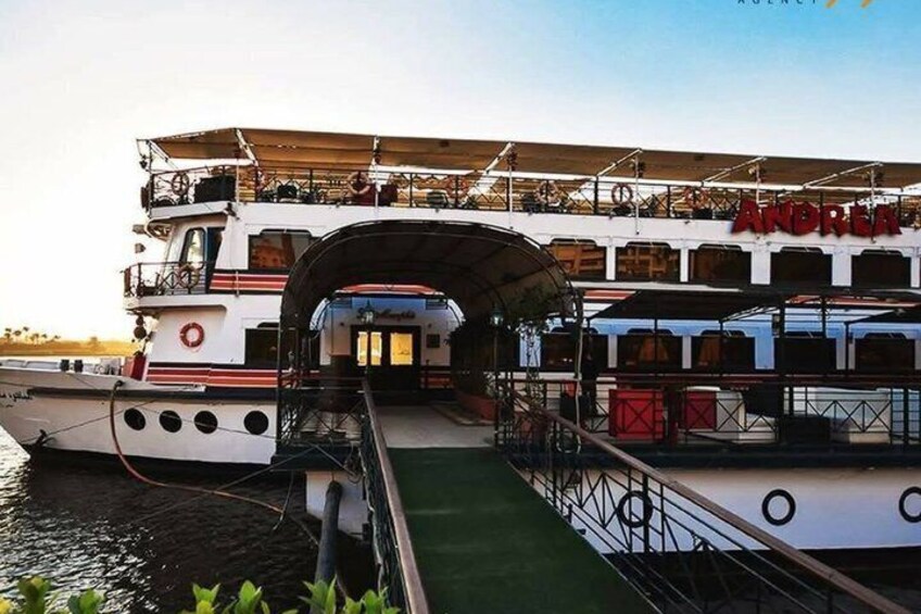 Cairo Luxurious Dinner Party on the Banks of the Nile 2