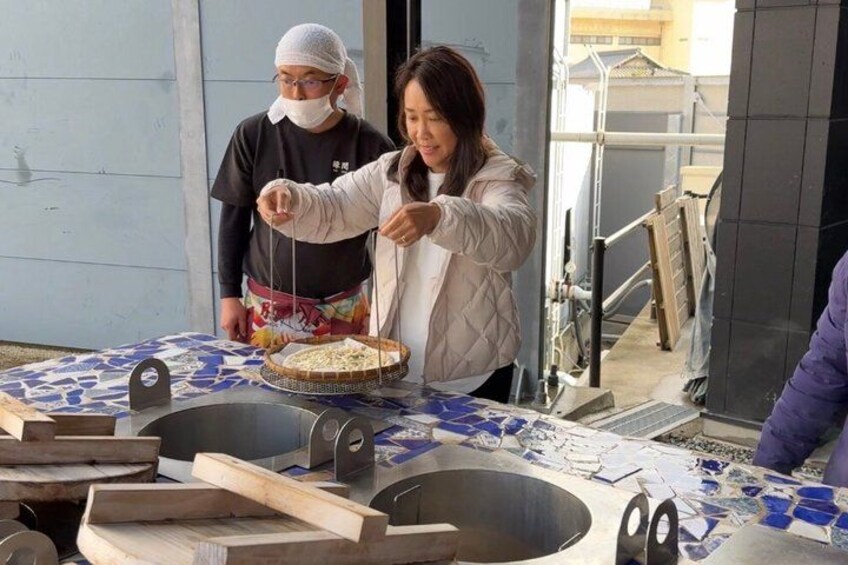 Steam-filled Streets: A Scenic Stroll in Kannawa 5