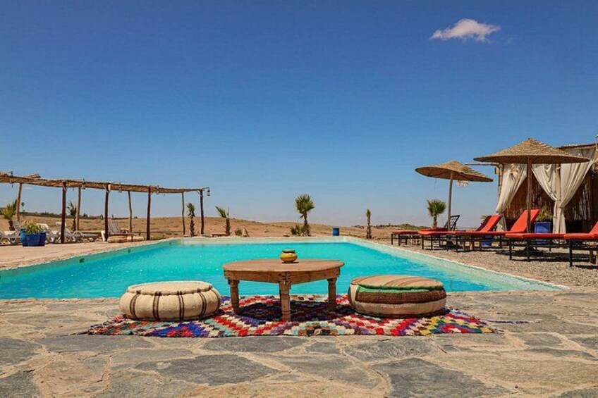 Agafay Desert Hiking Tour with Pool Access and Lunch Experience 3