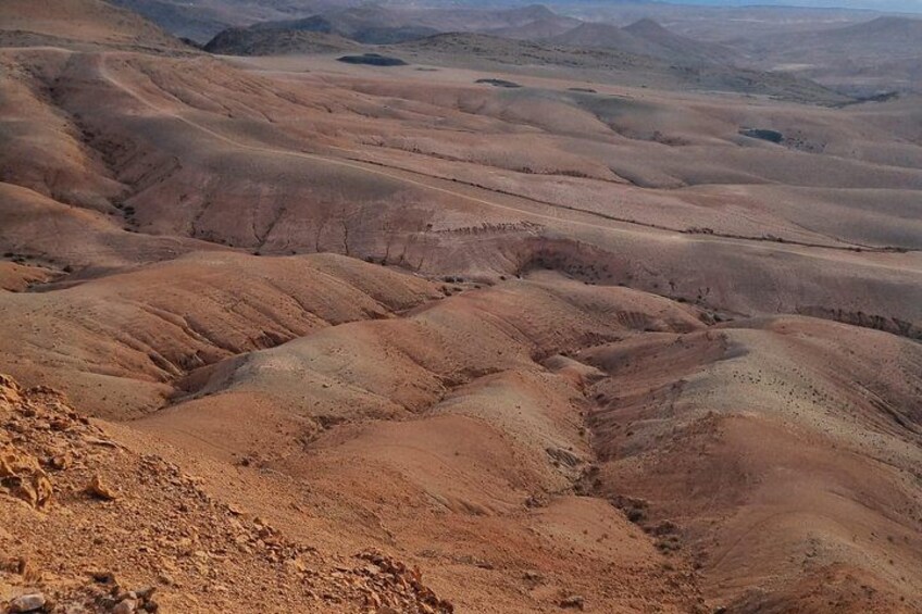 Agafay Desert Hiking Tour with Pool Access and Lunch Experience 4