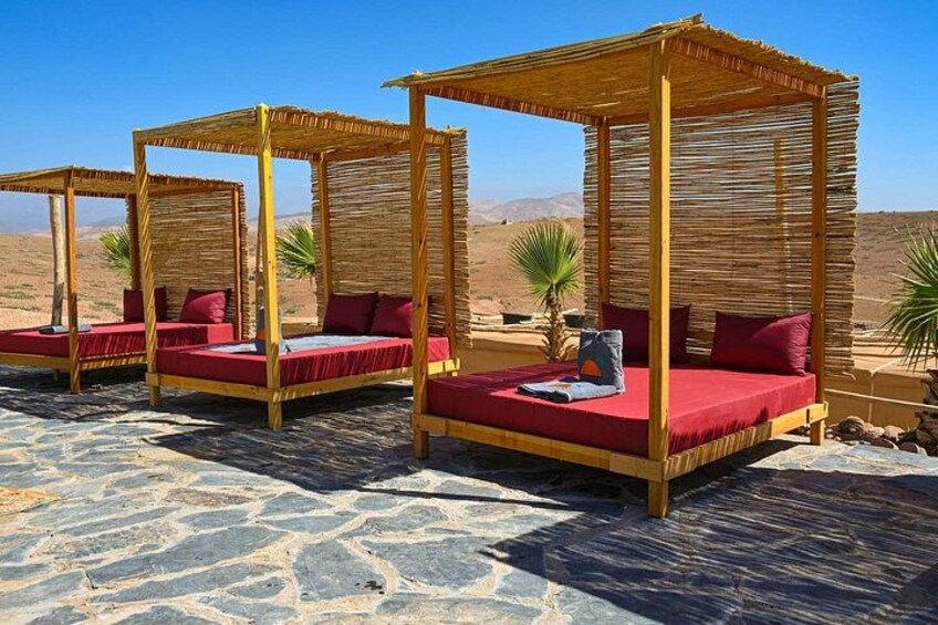 Agafay Desert Hiking Tour with Pool Access and Lunch Experience 2